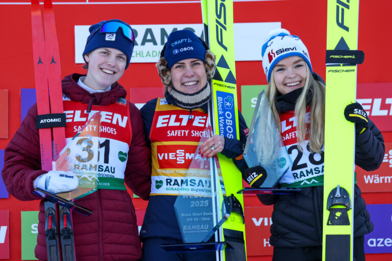 Das Podium der Damen: Alexa Brabec (USA), Ida Marie Hagen (NOR), Minja Korhonen (FIN), (l-r)