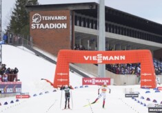 Enger Kampf: Vinzenz Geiger (GER), Jarl Magnus Riiber (NOR), (l-r)