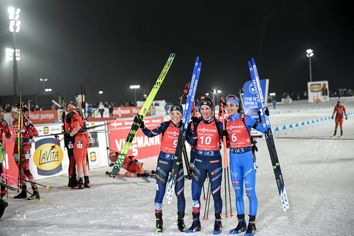Franz-sischer-Doppelerfolg-im-Massenstart-der-Damen-beim-Biathlon-Weltcup-in-Nove-Mesto