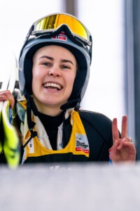 Ida Marie Hagen (NOR) kann vorzeitig den Gesamtweltcup gewinnen.