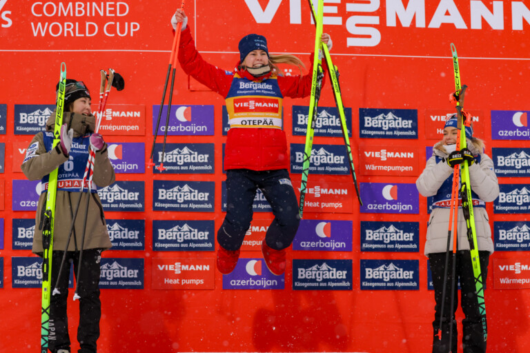 Das Damen-Podium: Yuna Kasai (JPN), Ida Marie Hagen (NOR), Minja Korhonen (FIN), (l-r)