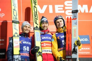 Das Podium des letztjährigen Massenstarts: Johannes Lamparter (AUT), Jarl Magnus Riiber (NOR), Vinzenz Geiger (GER), (l-r)