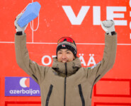 Akito Watabe (JPN) bestritt seinen 296. Einzelweltcup und wurde für diesen Rekord geehrt.