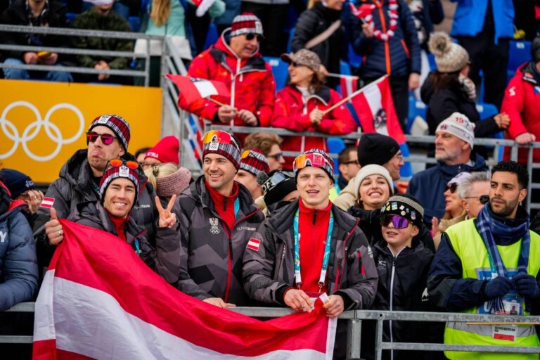 Stefan Kraft (AUT) unterstützt die österreichischen Kombinierer.