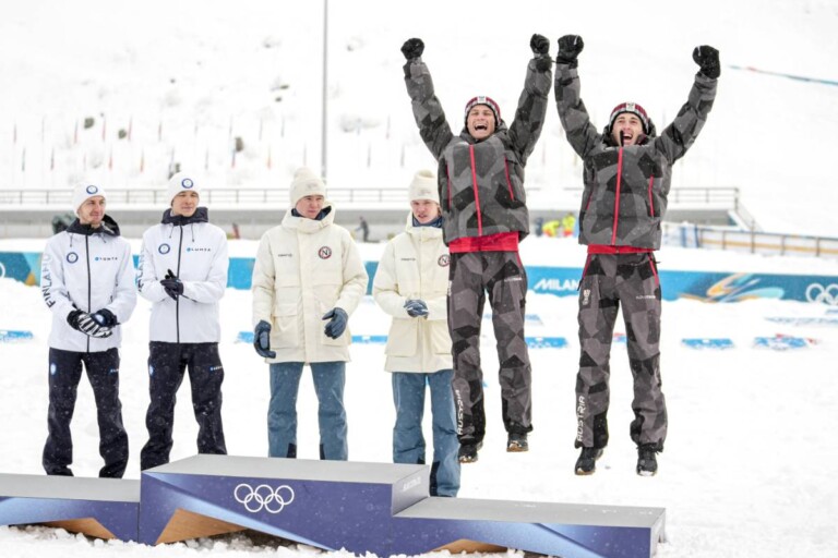 Das Podium des Team Sprints: Eero Hirvonen (FIN), Ilkka Herola (FIN), Jens Luraas Oftebro (NOR), Andreas Skoglund (NOR), Johannes Lamparter (AUT), Stefan Rettenegger (AUT), (l-r)