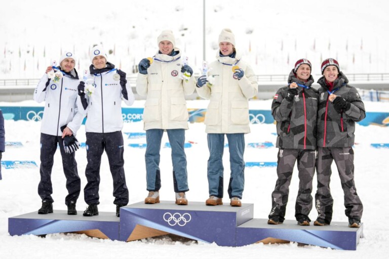 Das Podium des Team Sprints: Eero Hirvonen (FIN), Ilkka Herola (FIN), Jens Luraas Oftebro (NOR), Andreas Skoglund (NOR), Johannes Lamparter (AUT), Stefan Rettenegger (AUT), (l-r)