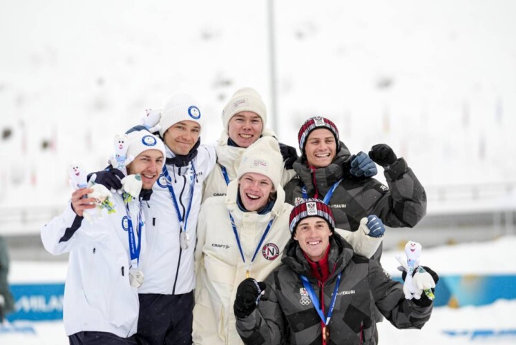 Die Medaillengewinner des Teamsprints: Eero Hirvonen (FIN), Ilkka Herola (FIN), Jens Luraas Oftebro (NOR), Andreas Skoglund (NOR), Johannes Lamparter (AUT), Stefan Rettenegger (AUT), (l-r)