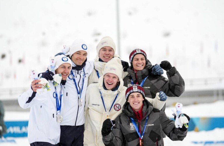 Die Medaillengewinner des Teamsprints: Eero Hirvonen (FIN), Ilkka Herola (FIN), Jens Luraas Oftebro (NOR), Andreas Skoglund (NOR), Johannes Lamparter (AUT), Stefan Rettenegger (AUT), (l-r)