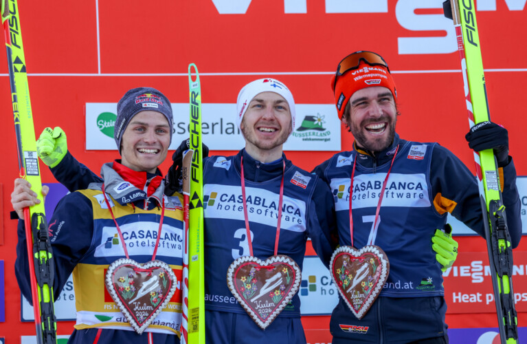Das Podium des ersten Skifliegens in der Nordischen Kombination: Johannes Lamparter (AUT), Ilkka Herola (FIN), Johannes Rydzek (GER), (l-r)