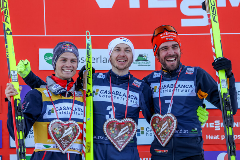 Das Podium des ersten Skifliegens in der Nordischen Kombination: Johannes Lamparter (AUT), Ilkka Herola (FIN), Johannes Rydzek (GER), (l-r)