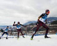 Julian Schmid (GER) und Johannes Rydzek (GER) in der Verfolgergruppe