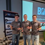 Johannes Thingnes Boe, Tarjei Boe und Arno Barthelmes präsentieren die neuen Skiroller.