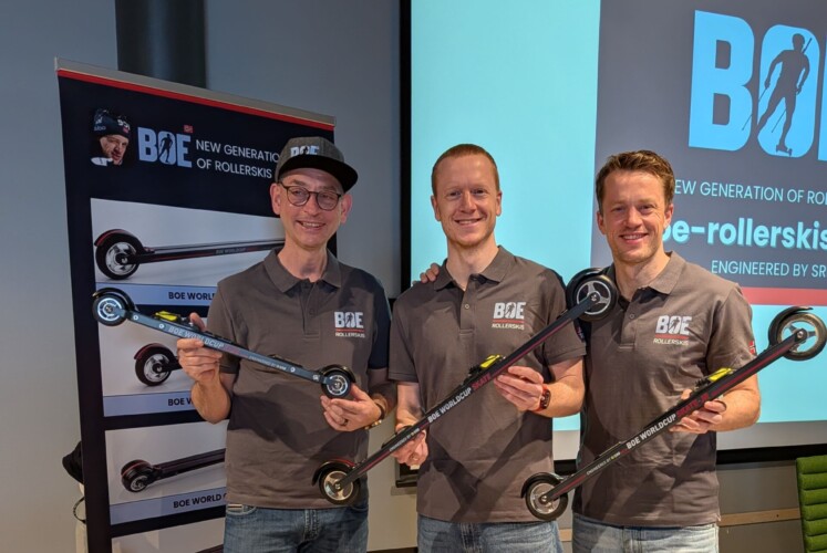 Johannes Thingnes Boe, Tarjei Boe und Arno Barthelmes präsentieren die neuen Skiroller.