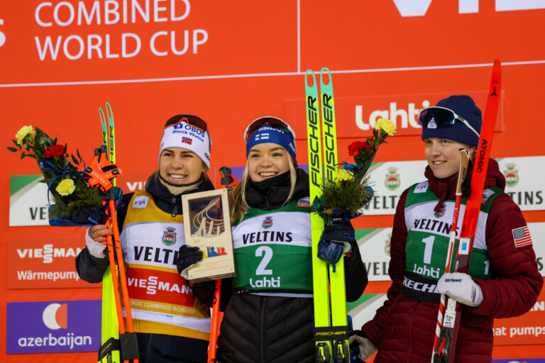 Das Podium der Frauen: Ida Marie Hagen (NOR), Minja Korhonen (FIN), Alexa Brabec (USA), (l-r)