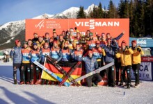 Das deutsche Team nach dem doppelten Triple-Gewinn durch Vinzenz Geiger (GER) und Nathalie Armbruster (GER) in Seefeld (AUT)