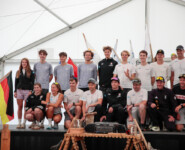 Team-Präsentation: Amelie Steiner (GER), Richard Stenzel (GER), Jonathan Graebert (GER), Benedikt Graebert (GER), Simon Mach (GER), David Mach (GER), Tristan Sommerfeldt (GER), Julian Schmid (GER), (l-r), Sofia Eggensberger (GER), Nathalie Armbruster (GER), Manuel Faisst (GER), Coach Florian Aichinger (GER), Coach Thomas Krause (GER), Coach Constantin Kreiselmeyer (GER), Coach Kai Bracht (GER), (unten, l-r)