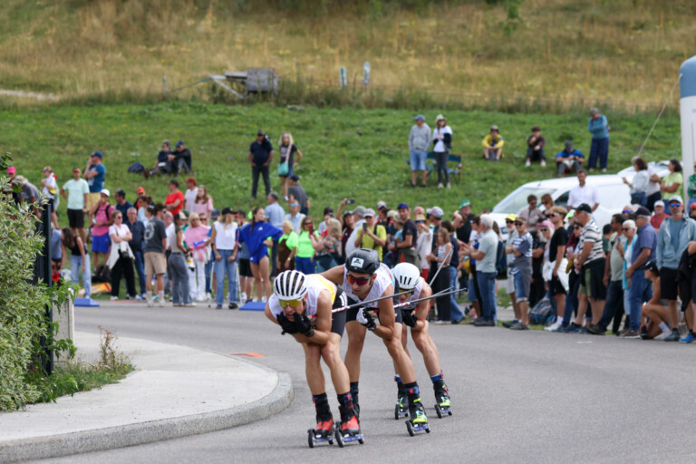 Der Zug hat keine Bremse: David Mach (GER), Fabio Obermeyr (AUT), Simon Mach (GER), (l-r)