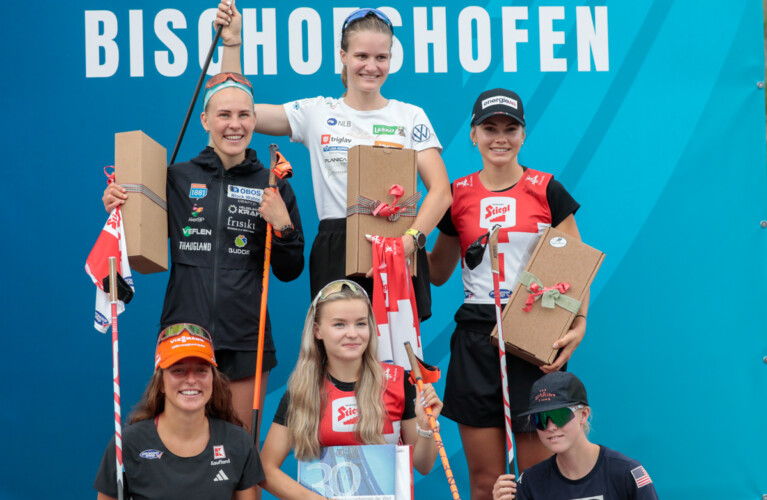 Das Damen-Podium: Ida Marie Hagen (NOR), Ema Volavsek (SLO), Katharina Gruber (AUT), (l-r), Nathalie Armbruster (GER), Minja Korhonen (FIN), Alexa Brabec (USA), (l-r)