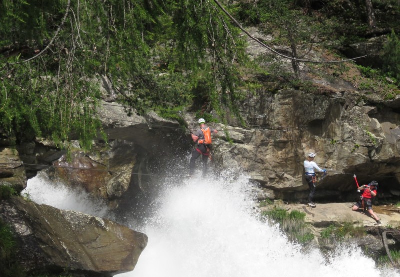 so-klettersteig-uber-stuibenfall